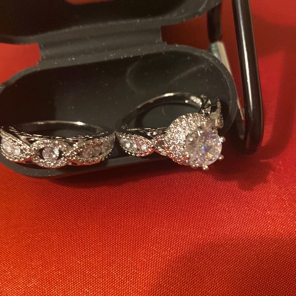 This Beautiful Two Piece Ring Set - image 1